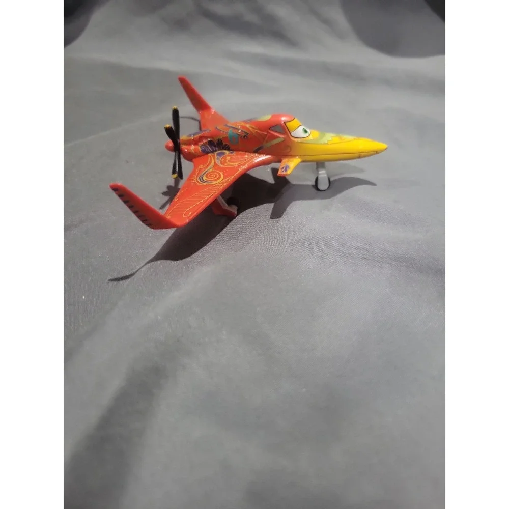 Disney Planes Ishani 2013 1:55 Diecast Plane Pixar Cars Mattel Aircraft
